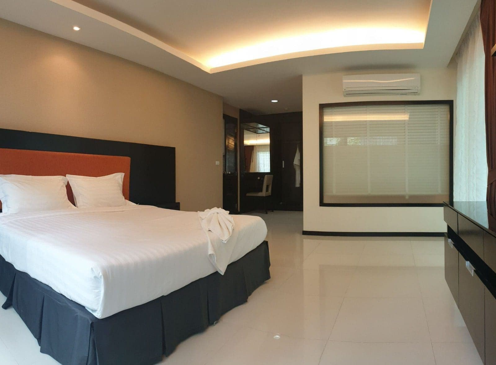 2 Bedroom Standard (The Kamala Condo) Resale — photo 2