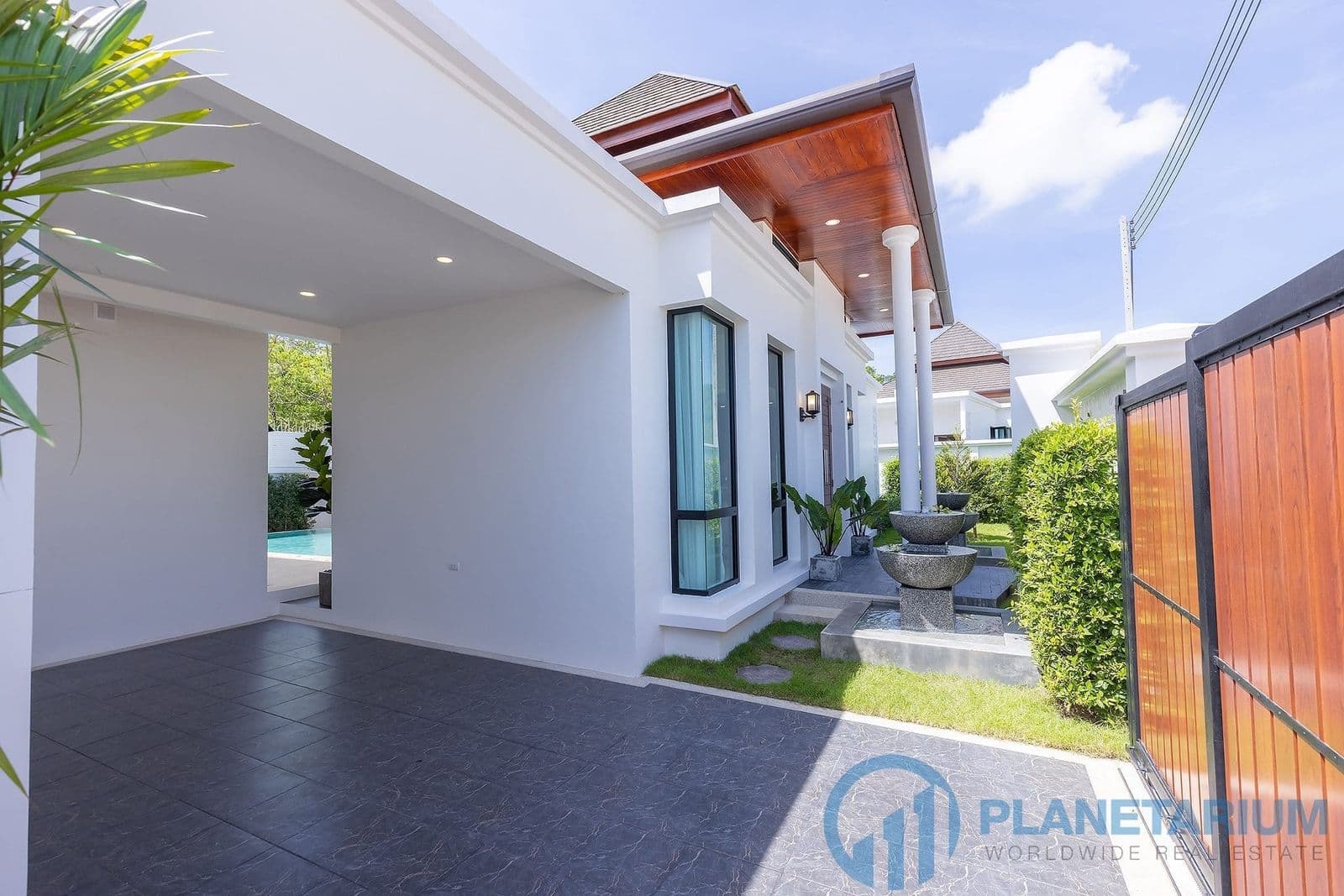 A perfect selection of Luxury Pool Villa Retreats for living and investment in Phuket — photo 3