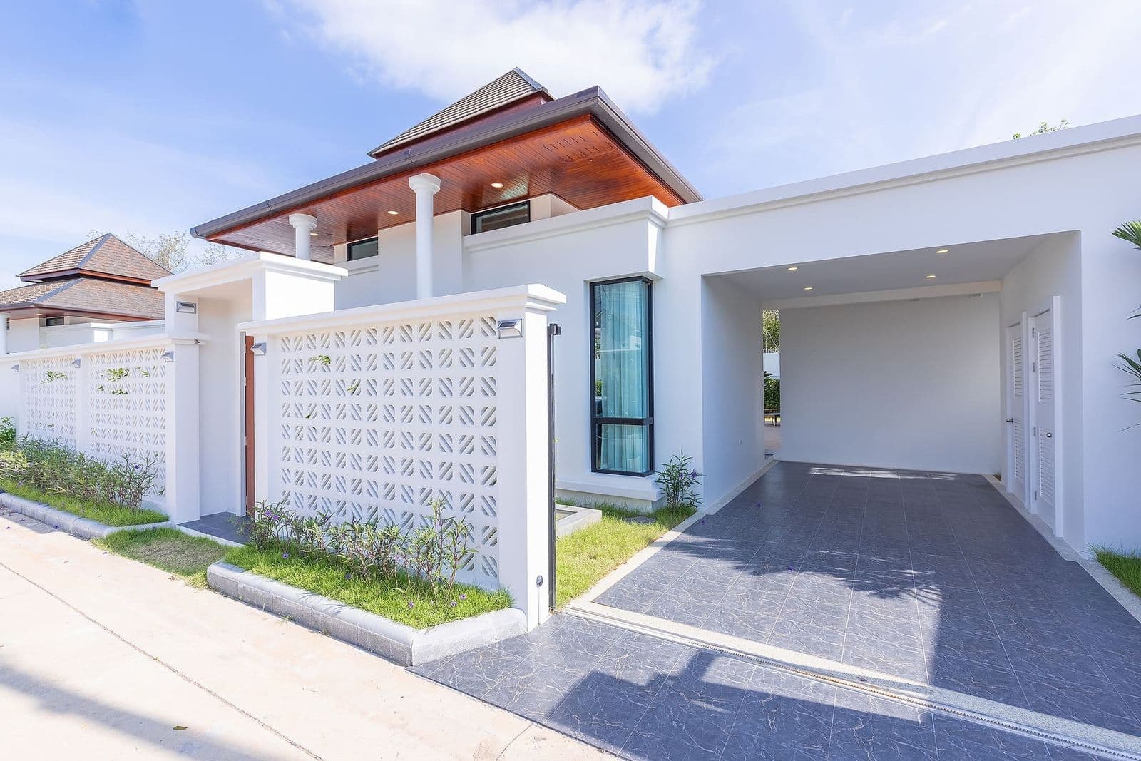 A perfect selection of Luxury Pool Villa Retreats for living and investment in Phuket — photo 2