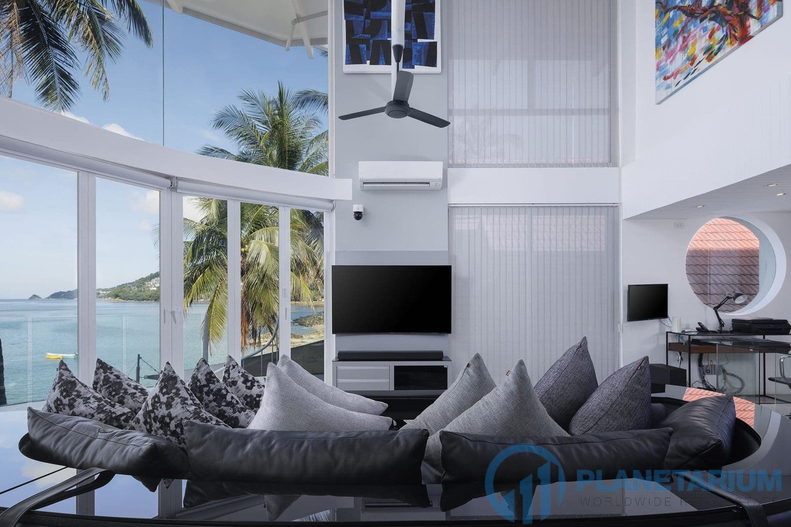 Beach front villa — photo 2