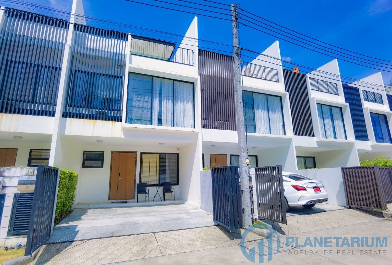 Laguna townhome 2-3 bedroom — photo 2