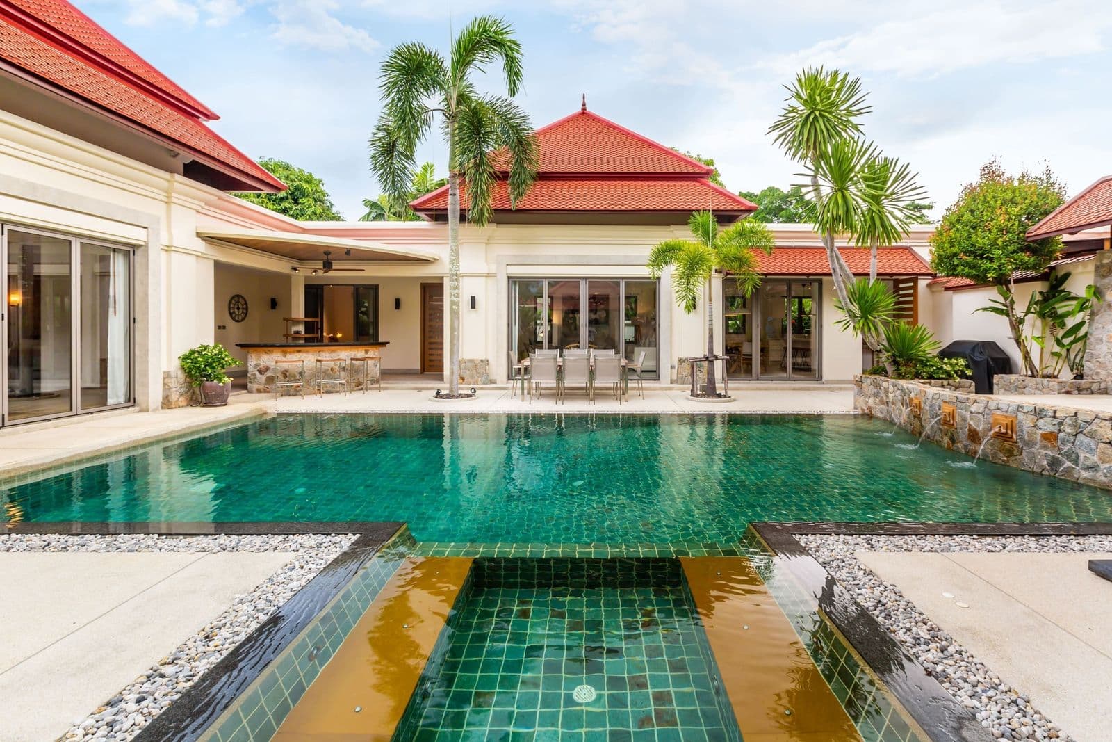 4 Bedrooms villa for rent on bangtao — photo 1