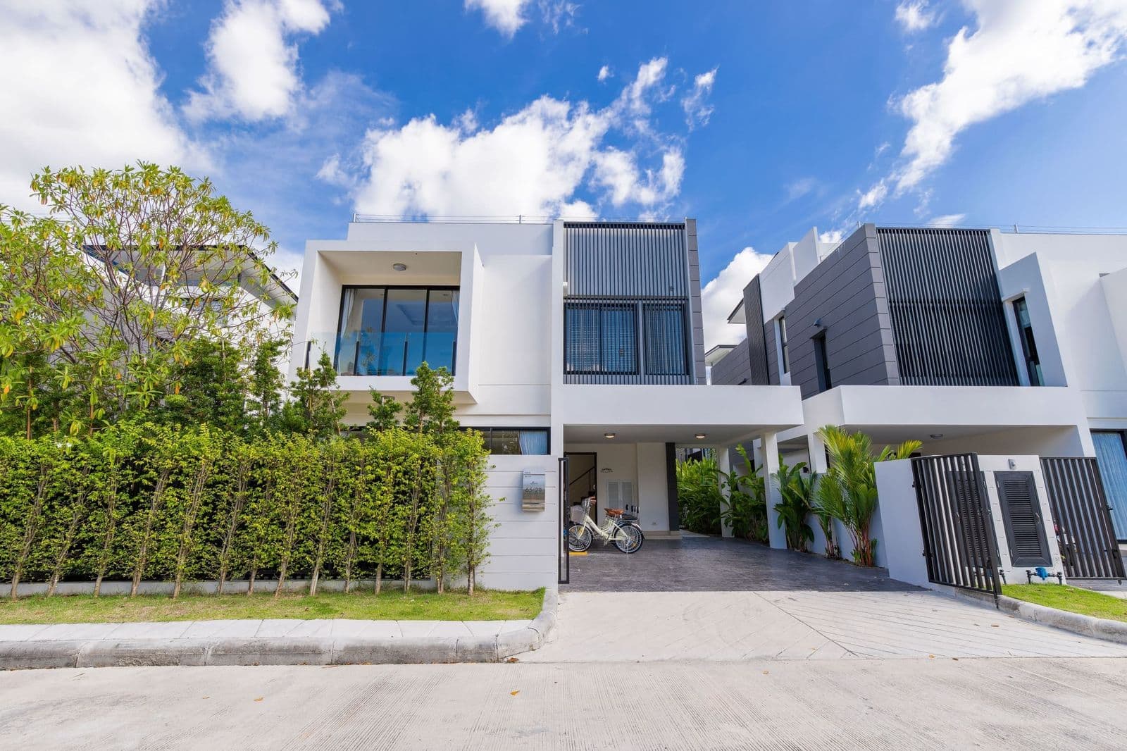 3-storey villa at laguna — photo 1