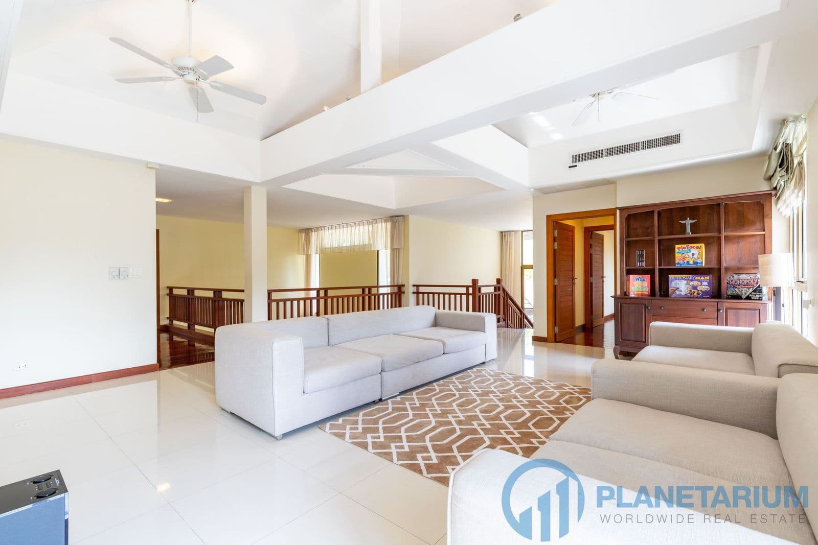Luxury villa at laguna — photo 4