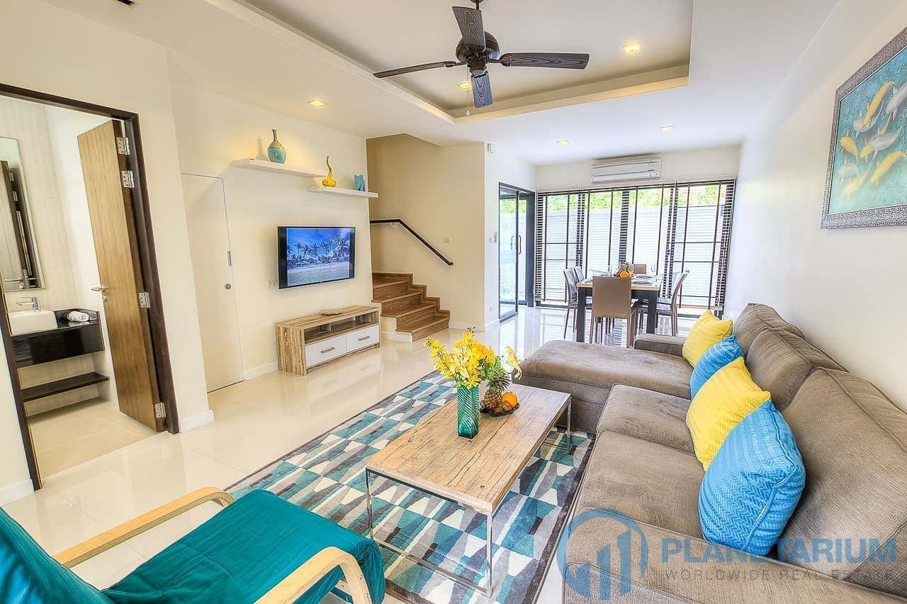Townhome at laguna — photo 1