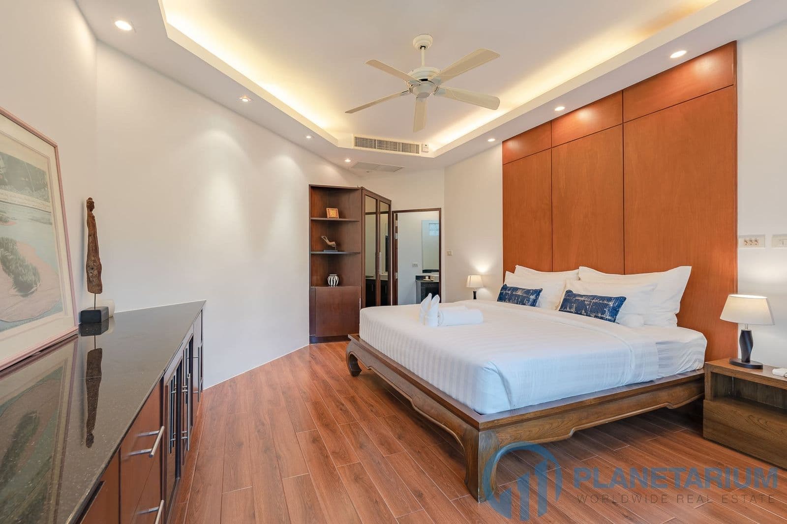 White house villa patong resale — photo 3