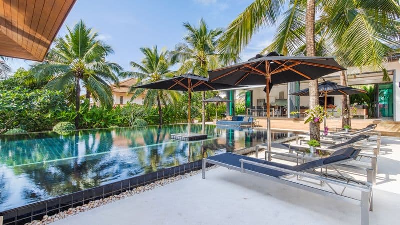 Exquisite Pool Villa with Large Garden in Rawai - 5 beds/4 baths β photo 1