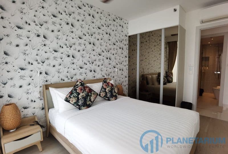 2 Bedrooms condo Top floor Cassia laguna — photo 1
