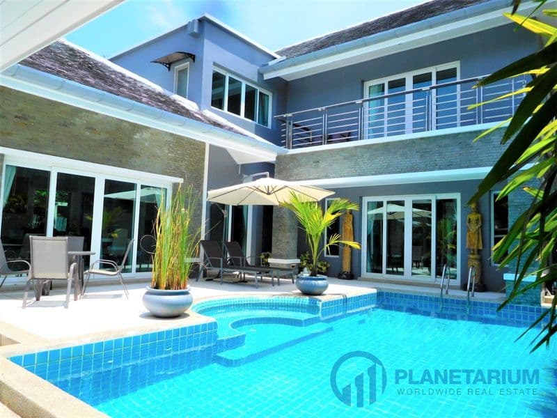 3 Bedrooms Luxury villa naiharn for rent — photo 1