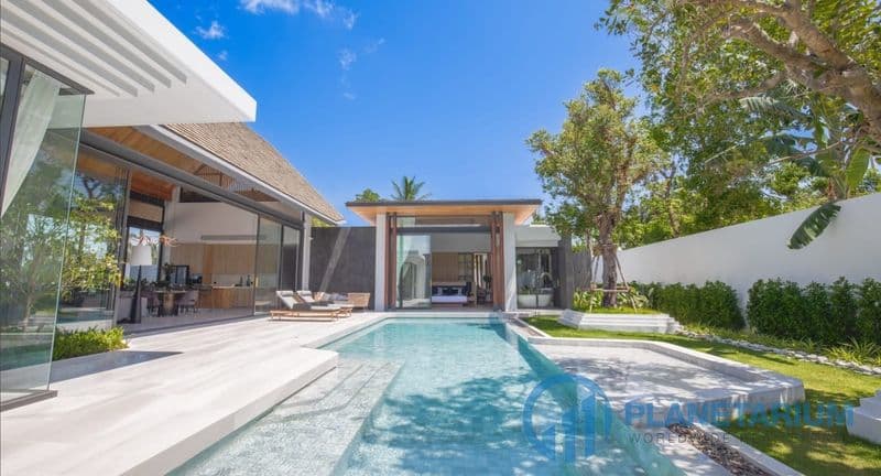 Luxury Villa Modern Design Meets Traditional Thai — photo 1