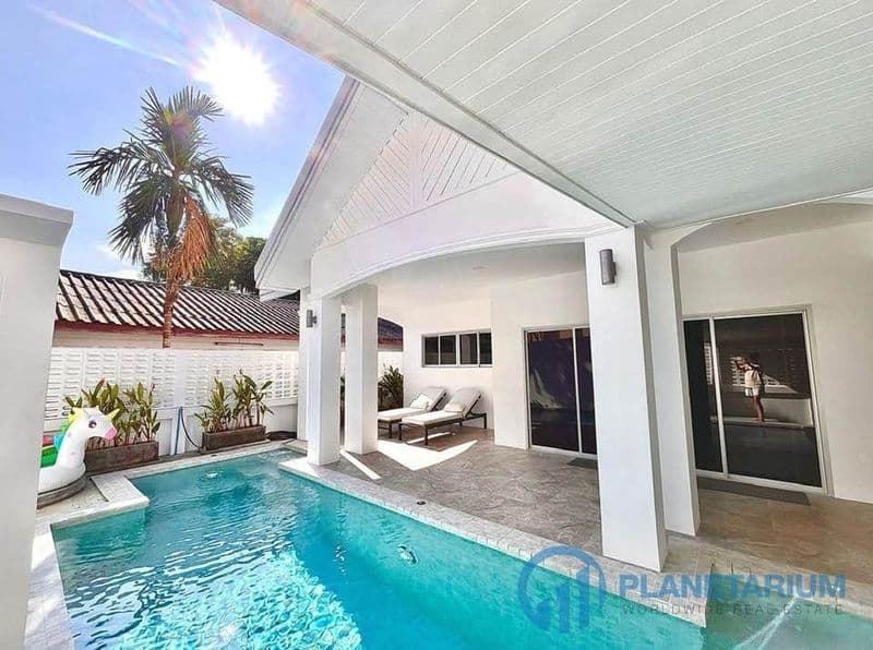 4 bedroom house at Nai harn resale — photo 1
