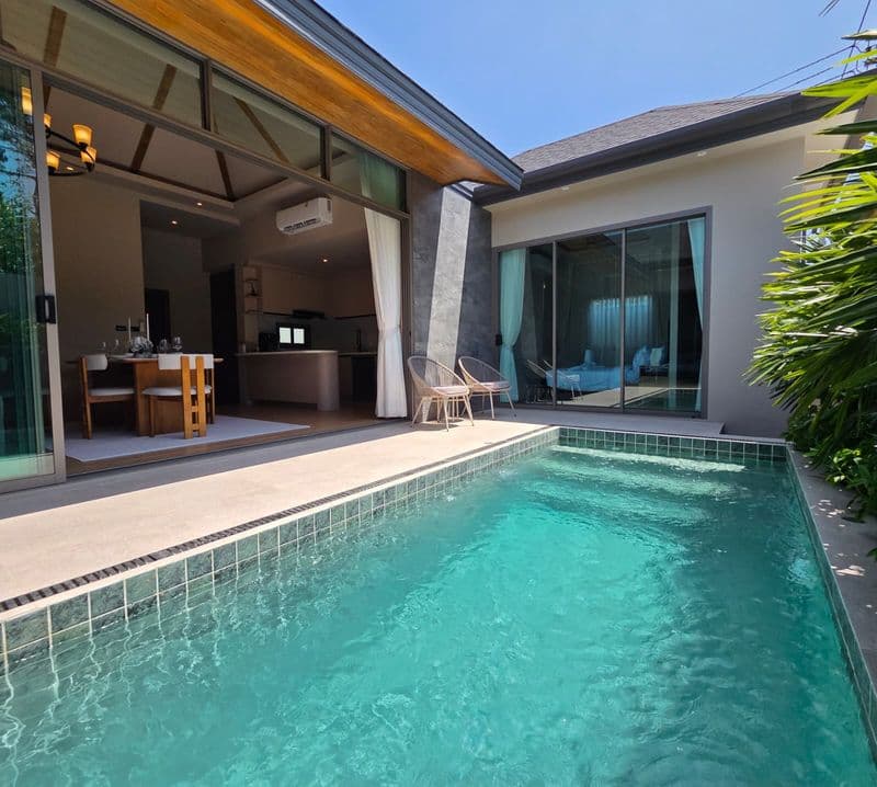 4 Bedroom Luxury villa naiharn resale — photo 1