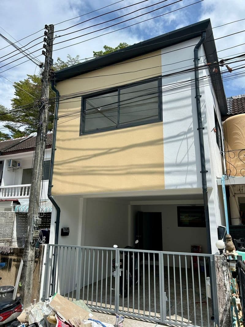 3 Bed / 2 Bath townhouse in rawai resale — photo 1