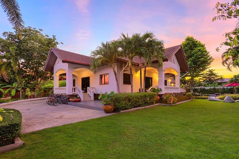 Villa with large garden 5 bedrooms — photo 1