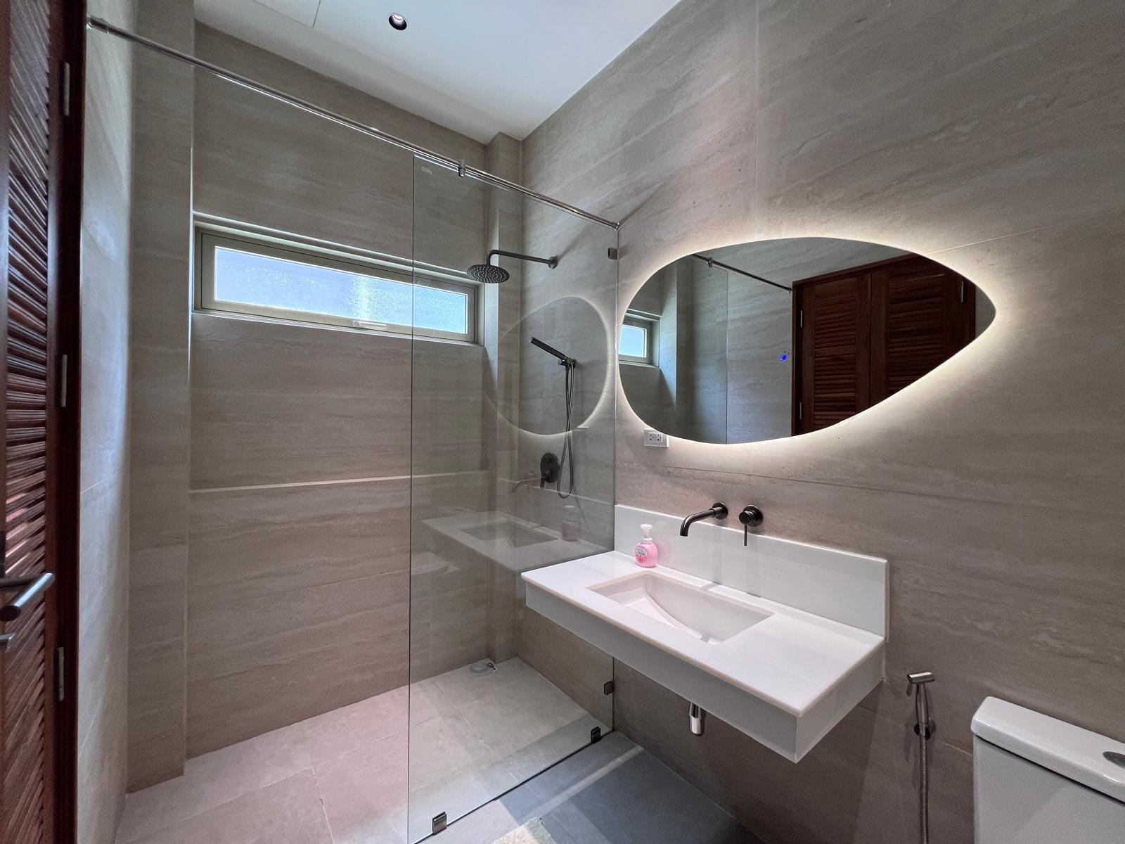 WhatsApp Image 2026-02-14 at 15.40.27