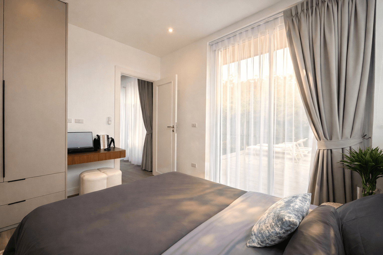 d9e7e3f9-cb05-4edd-b628-97c2ccf33eb8